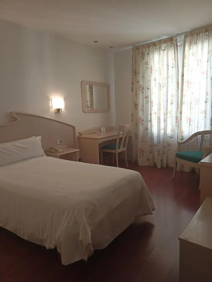 ברצלונה Hotel Lleo