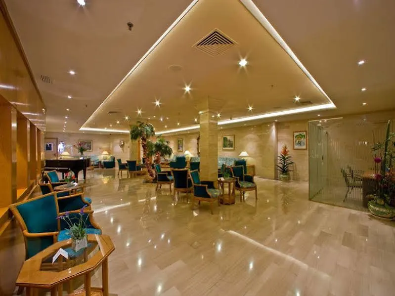 ***  ברצלונה Hotel Lleo ספרד