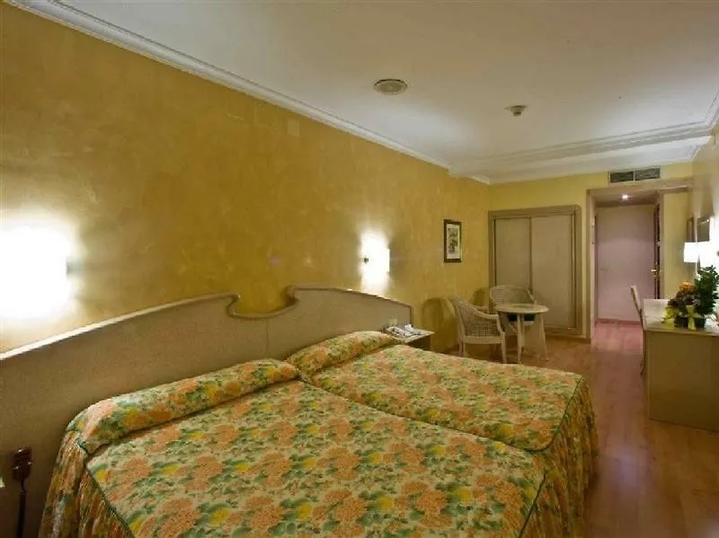 ברצלונה Hotel Lleo 3*,