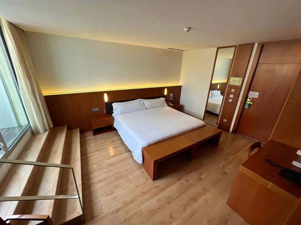Hotel Lleo Barcelona 3*,