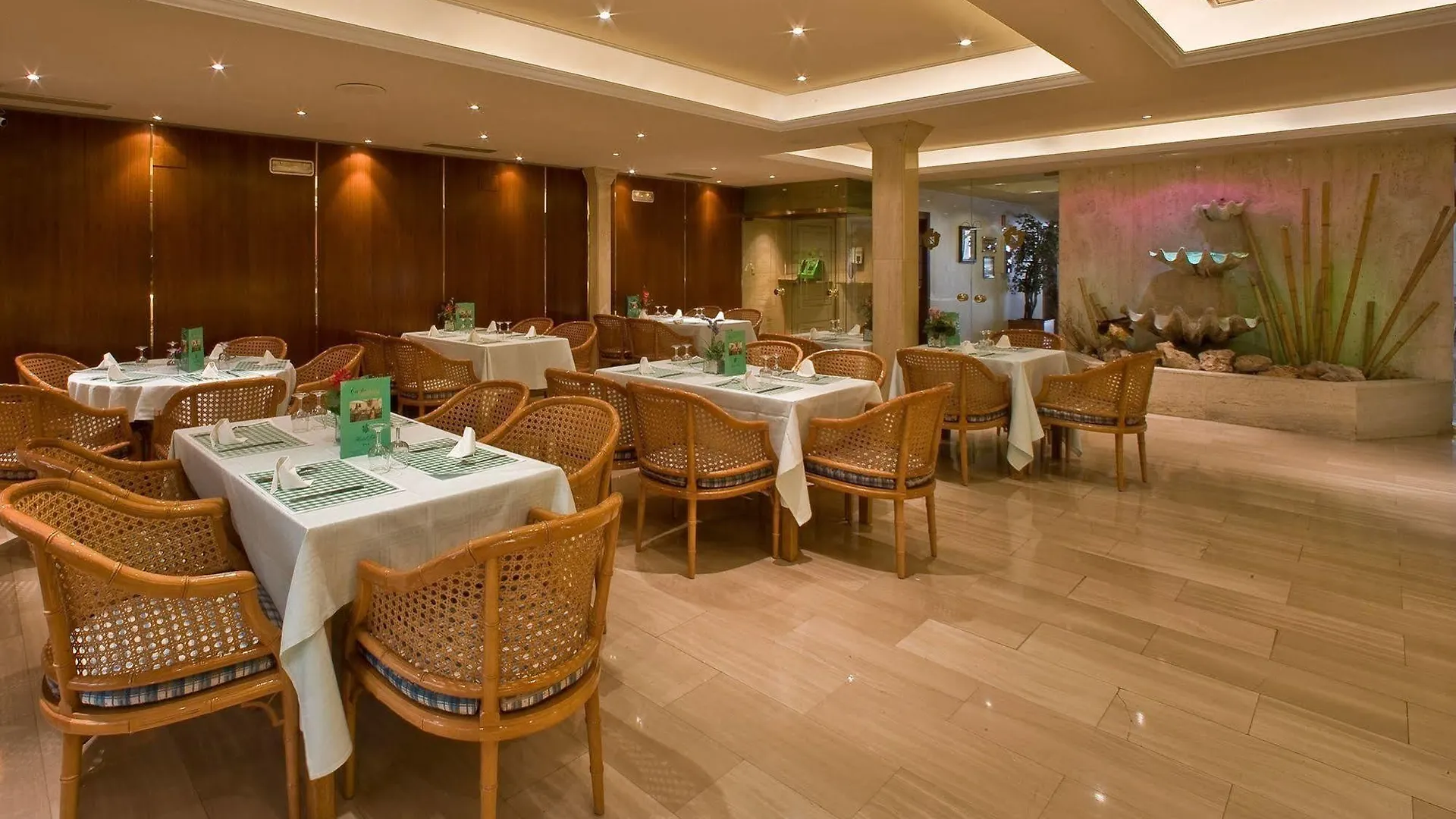 ***  Hotel Lleo Barcelona Spain