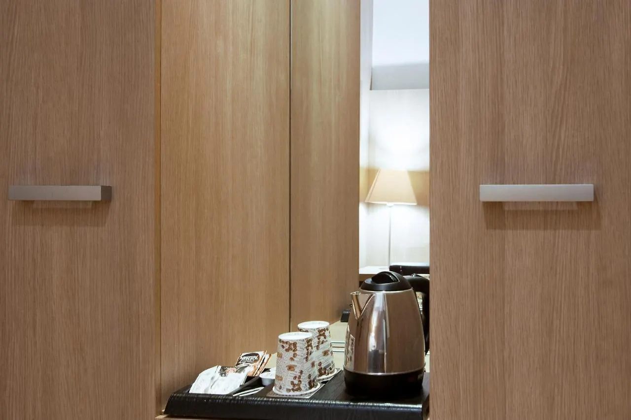 Hotel Lleo Barcelona 3*,  Spain